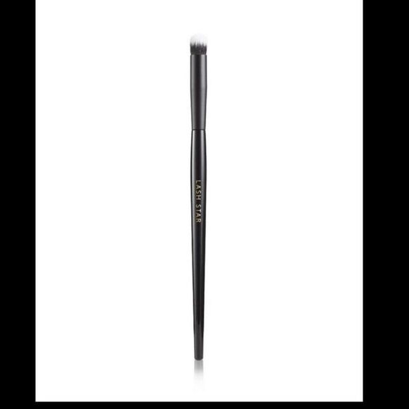 Lash Star Concealer Buffer Makeup Cosmetic Face Brush - Picture 1 of 3